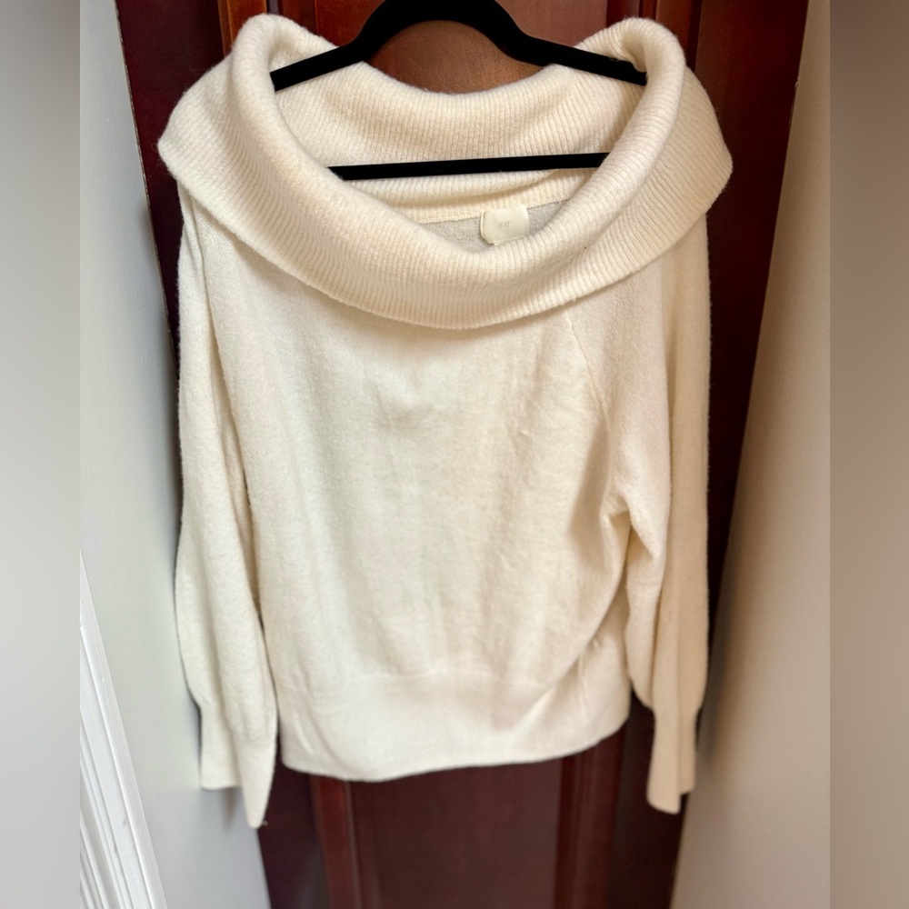 H&M Winter White Off-the-Shoulder Cowl Neck Sweater (Size Large)